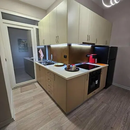 Studio Near Us Embassy With Balcony Tirana Exterior photo